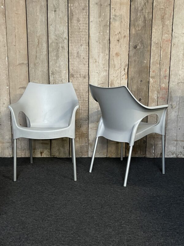 Olly kunststof stapelbare stoel terrasstoel gebruikt KMNL 1 | Kantoormeubelen Nederland
