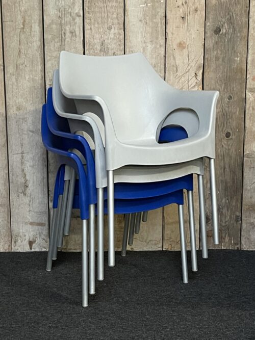 Olly kunststof stapelbare stoel terrasstoel gebruikt KMNL 2 | Kantoormeubelen Nederland