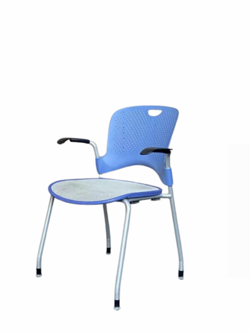 Herman Miller Caper vergaderstoel blauw 1 | Kantoormeubelen Nederland