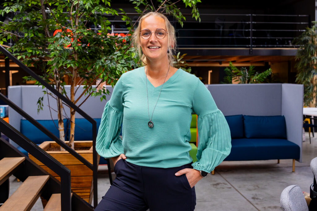 Anne Marie Kantoormeubelen Nederland | Kantoormeubelen Nederland