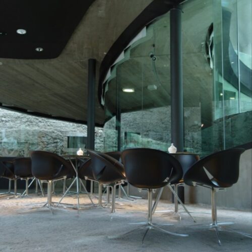 Civic Museum Ljubljana 11.1 Photoroom | Kantoormeubelen Nederland