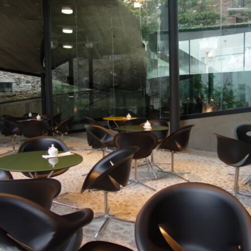 Civic Museum Ljubljana 31.1 Photoroom | Kantoormeubelen Nederland