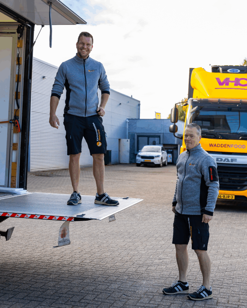 Montageteam bij kantoormeubelen nederland | Kantoormeubelen Nederland