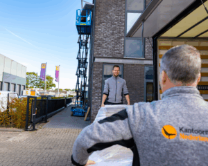 montage op locatie vergadertafel | Kantoormeubelen Nederland